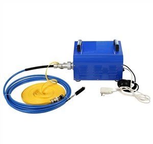 Equipamento de limpeza de tubo de eixo flexível
